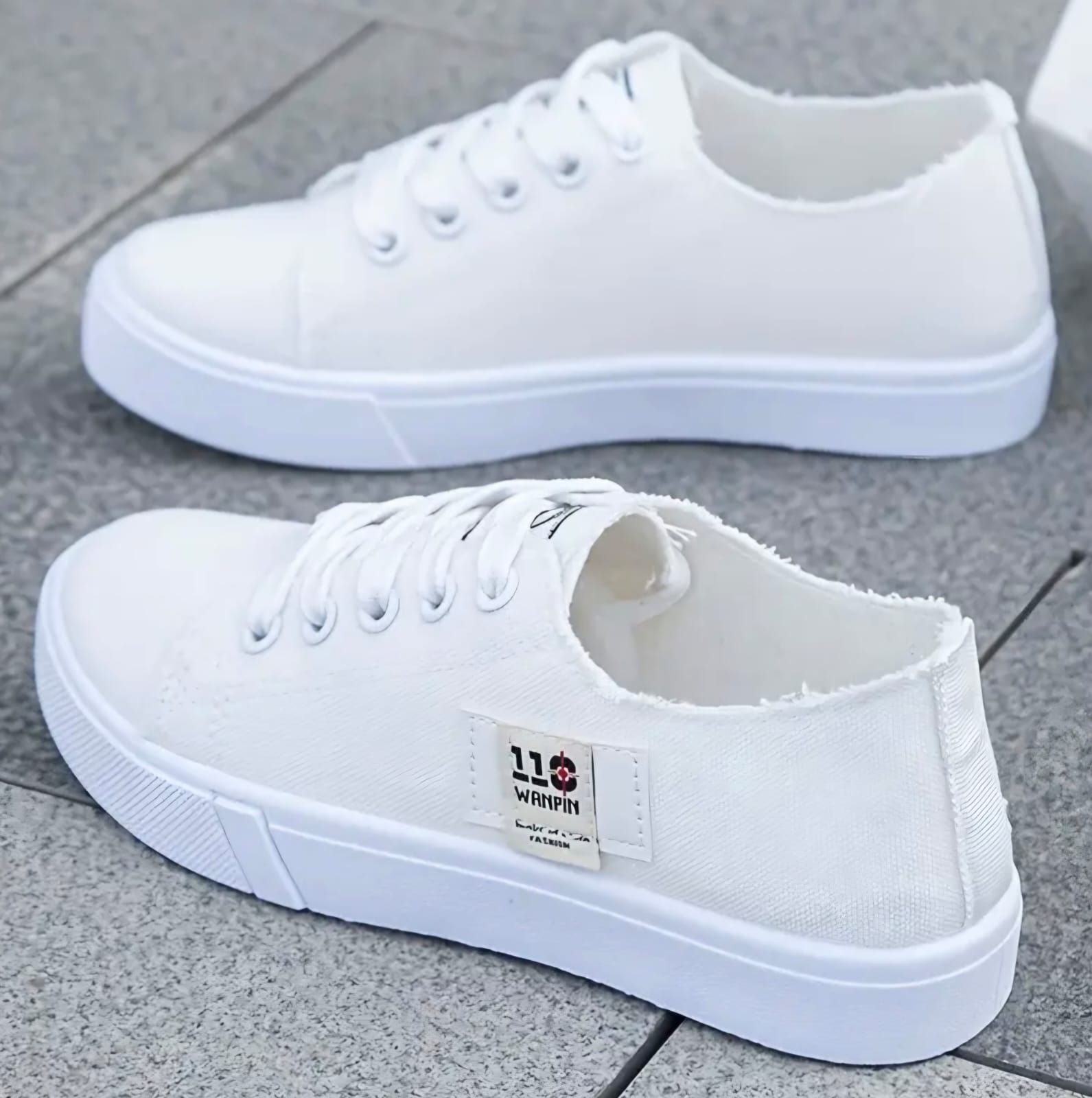Material Sneakers